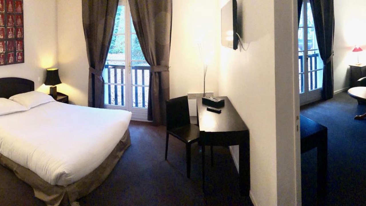 Photo of Bedroom in Royallieu Village