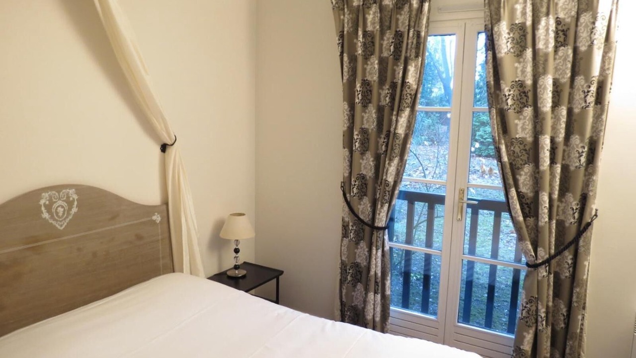 Photo of Bedroom in Royallieu Village