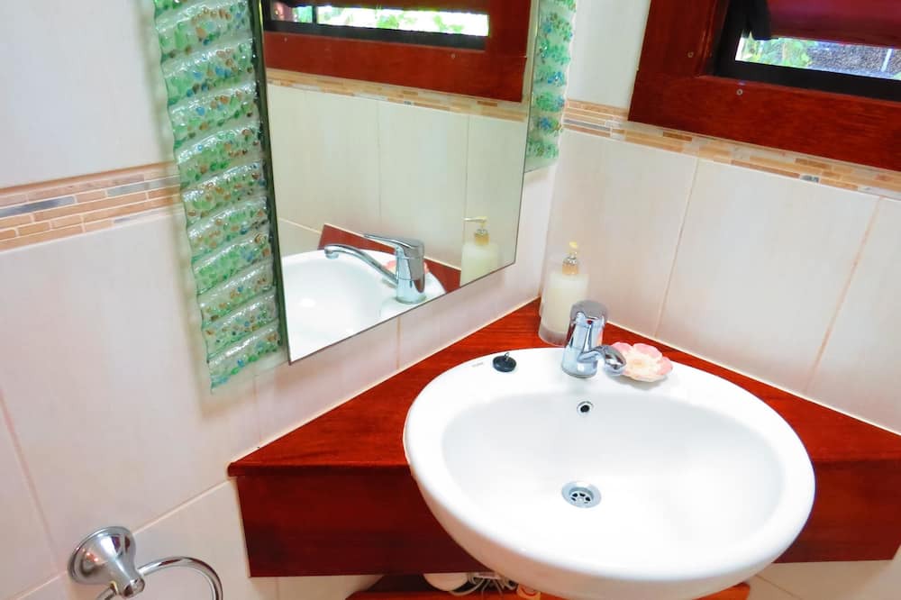 Photo of Bathroom in Cow Bay