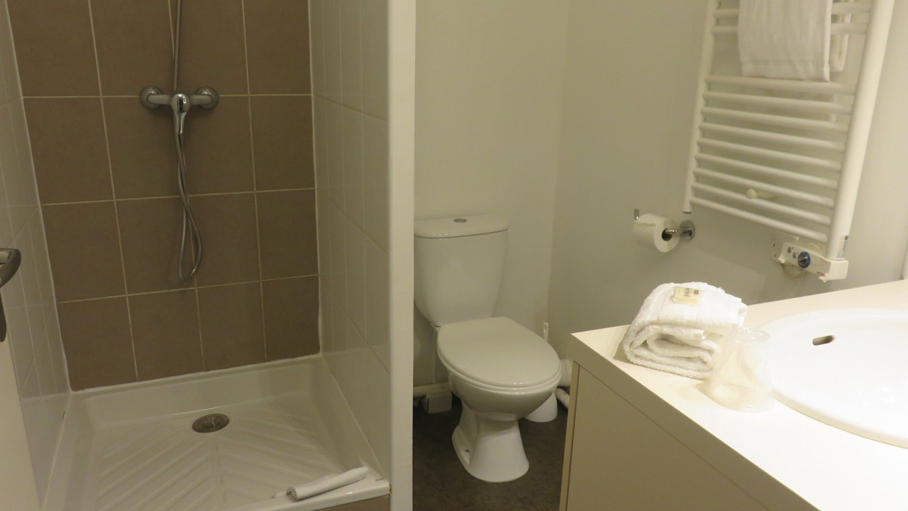 Photo of Bathroom in Clemenceau