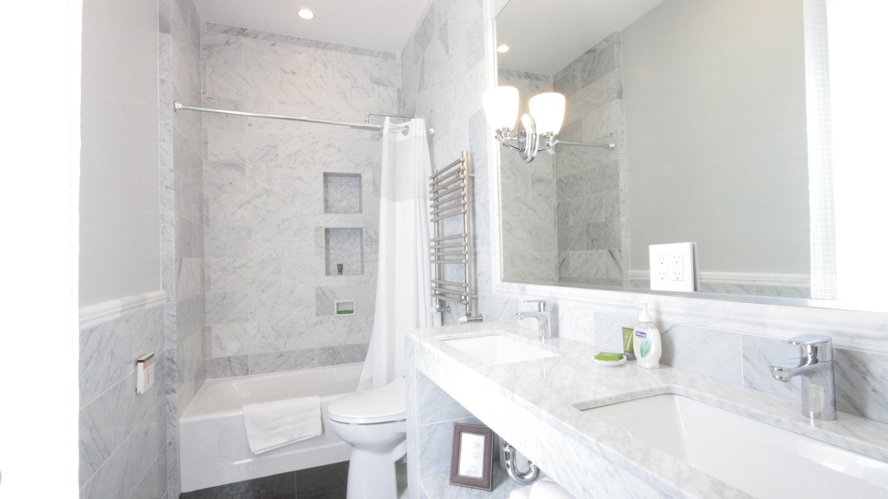 Photo of Bathroom in Lower Pacific Heights
