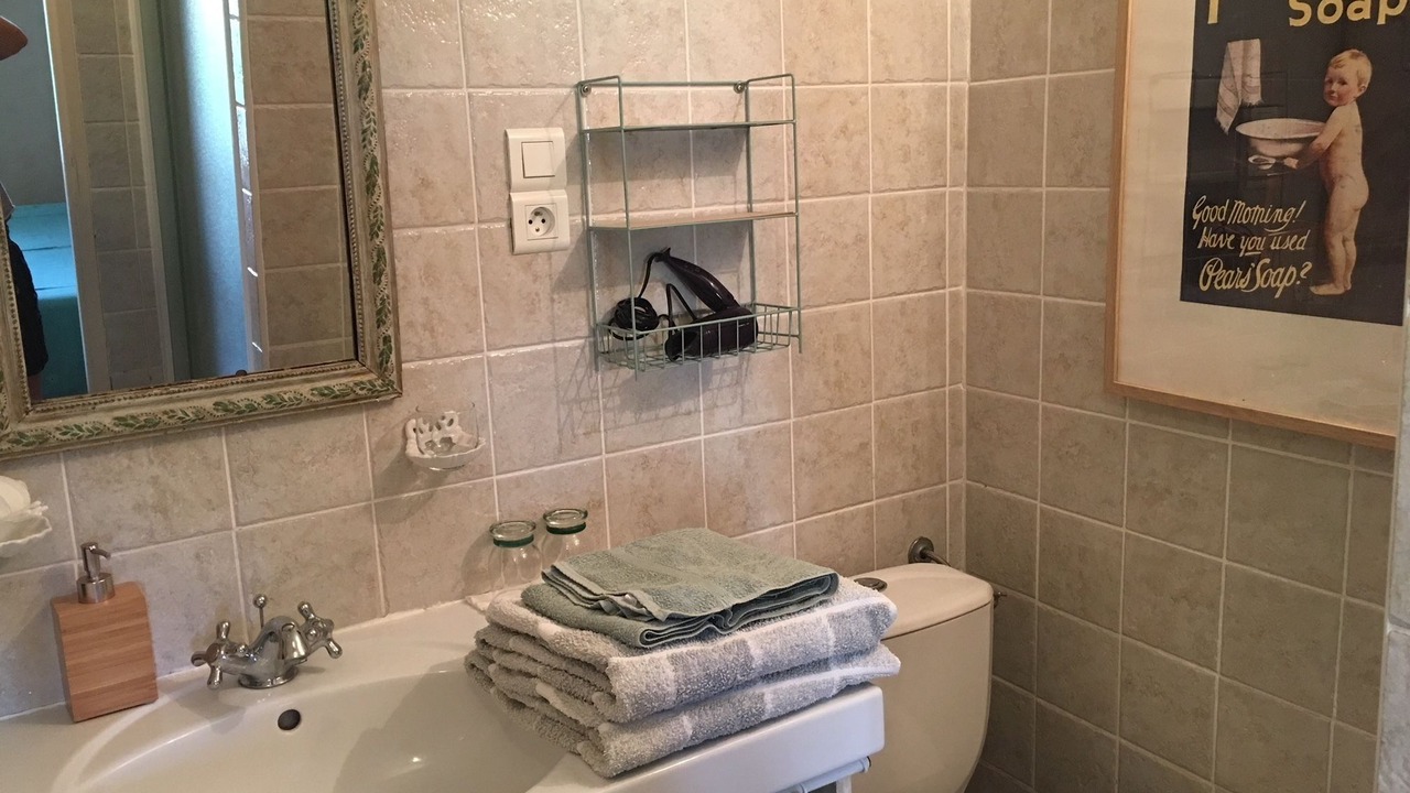 Photo of Bathroom in Vaux-en-Beaujolais