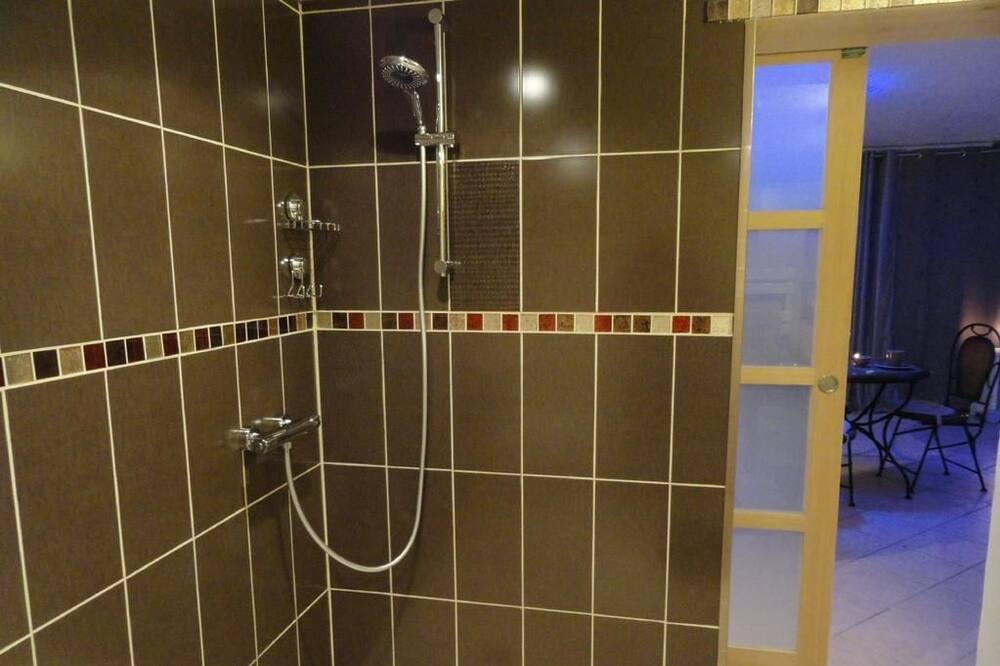 Photo of Bathroom in Auneuil