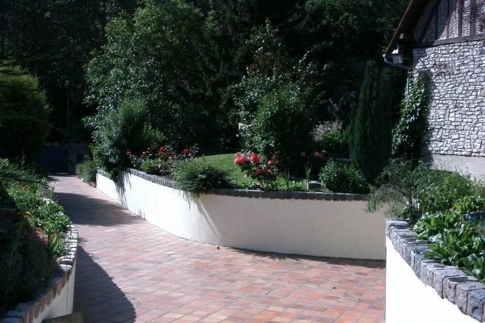 Photo of Outdoor in Auneuil