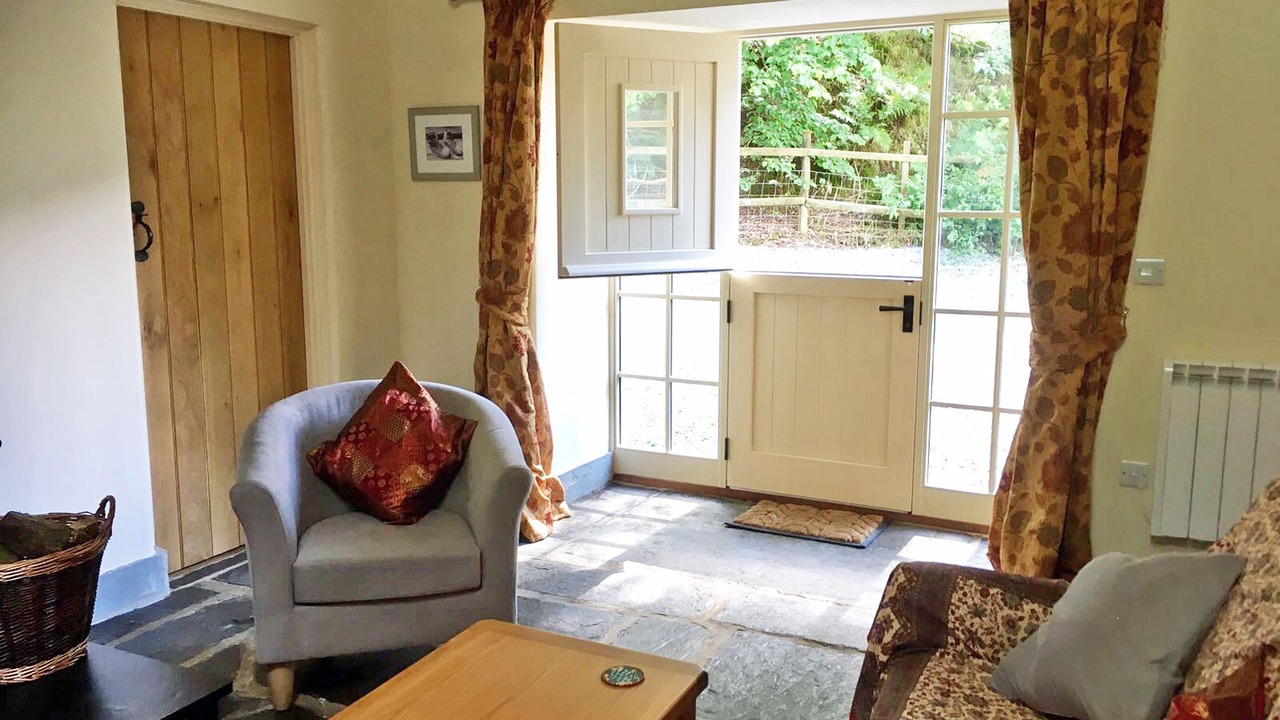 Photo of Livingroom in Tirabad