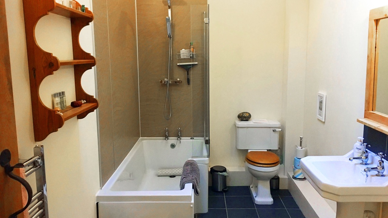 Photo of Bathroom in Tirabad