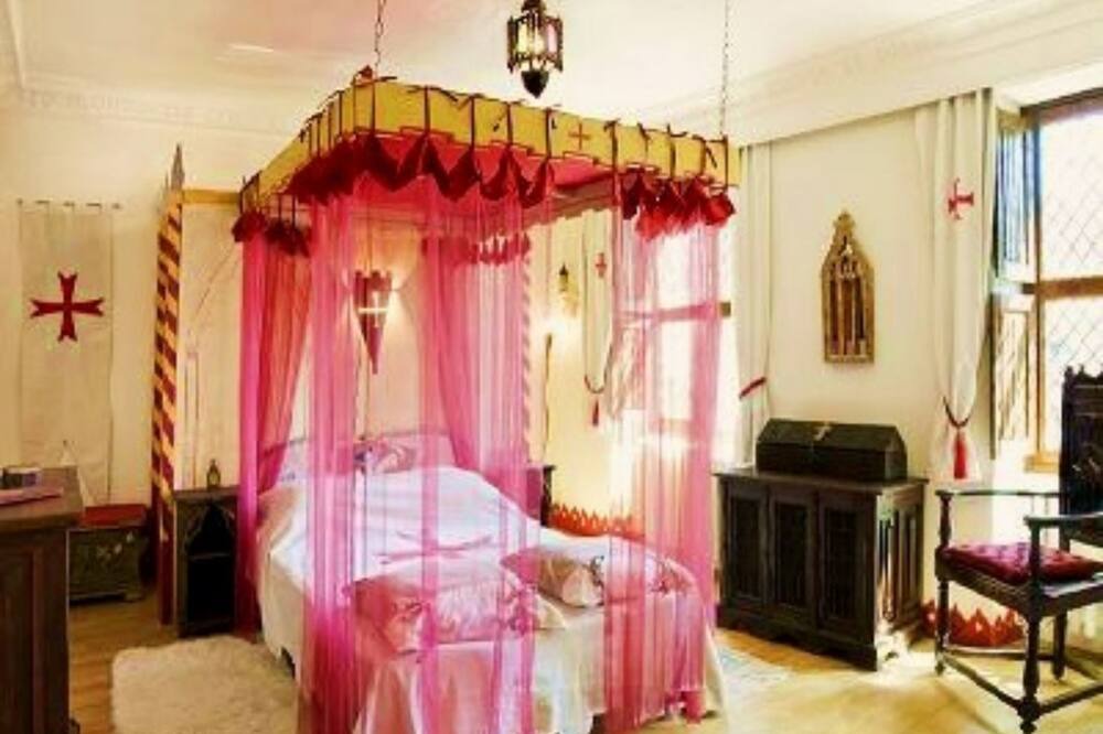 Photo of Bedroom in Villefranche-de-Rouergue