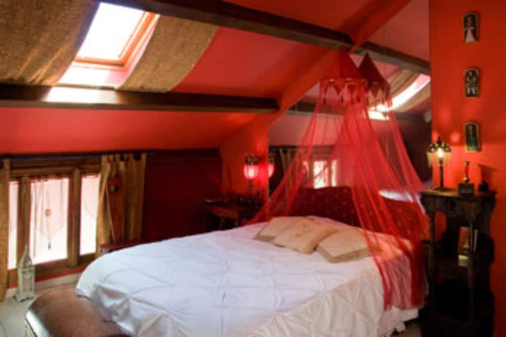 Photo of Bedroom in Villefranche-de-Rouergue