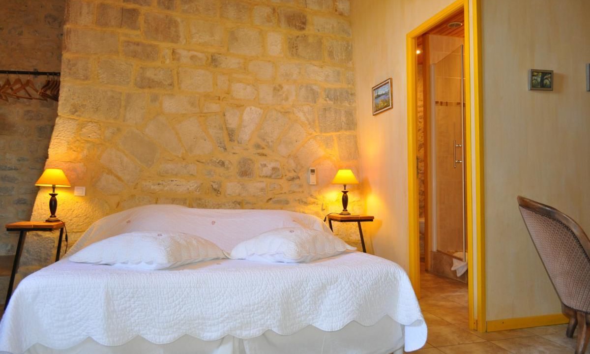 Photo of Bedroom in Bessas