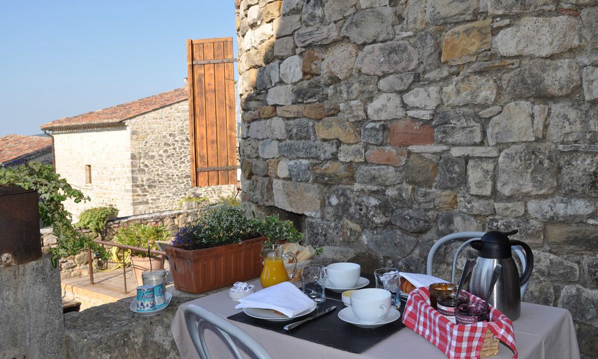 Photo of Others in Bessas