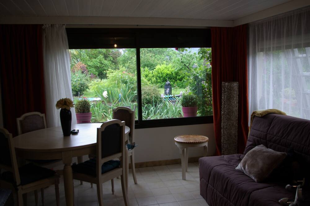 Photo of Livingroom in Saint-Florent-sur-Auzonnet