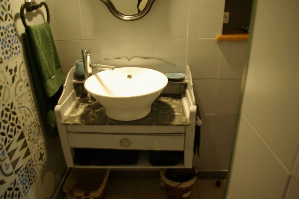 Photo of Bathroom in Saint-Florent-sur-Auzonnet