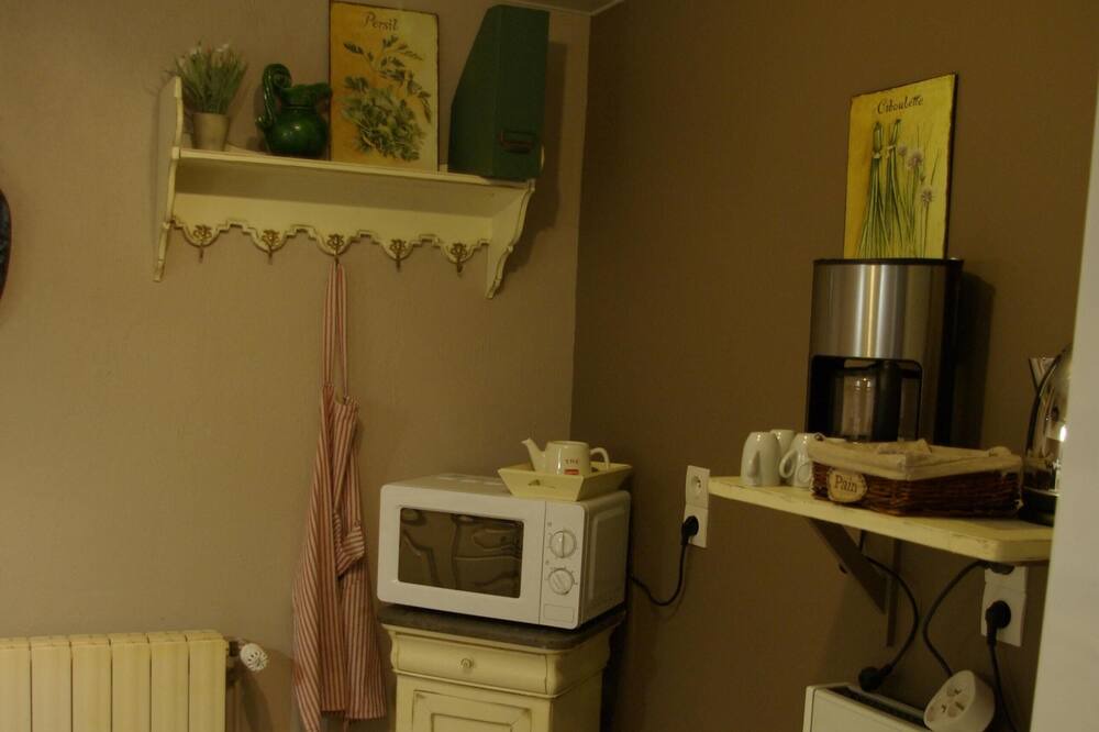 Photo of Kitchen in Saint-Florent-sur-Auzonnet