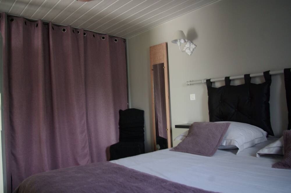 Photo of Bedroom in Saint-Florent-sur-Auzonnet
