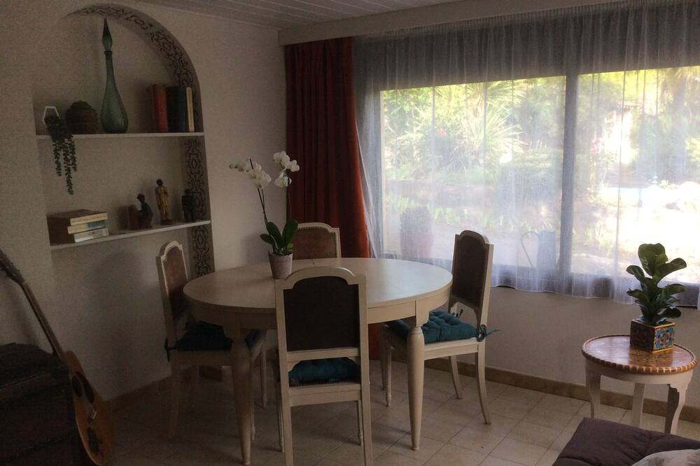 Photo of Livingroom in Saint-Florent-sur-Auzonnet