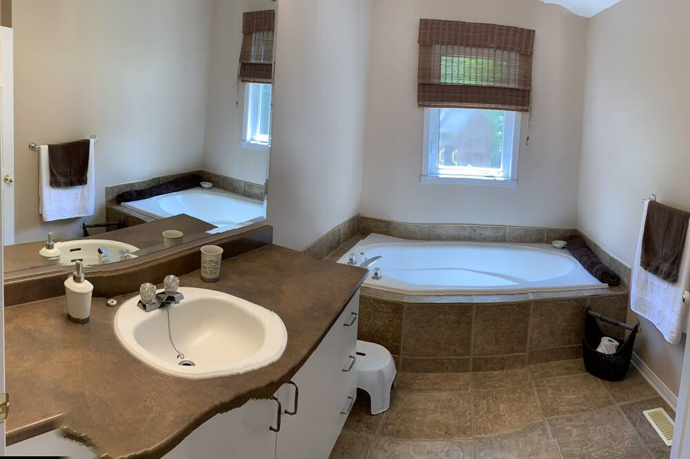 Photo of Bedroom in Val-des-Monts