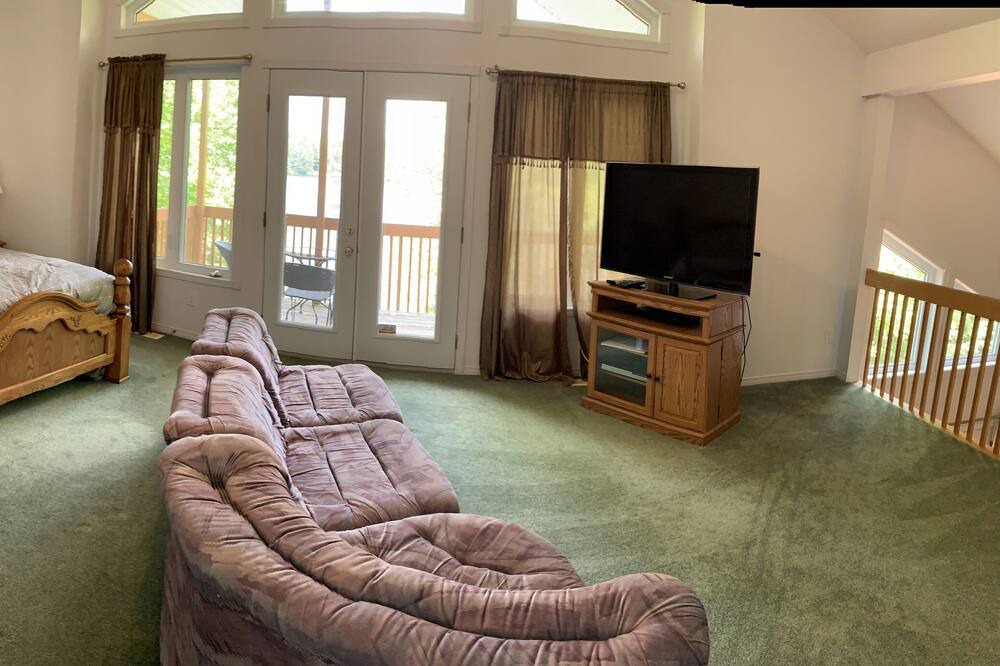 Photo of Bedroom in Val-des-Monts
