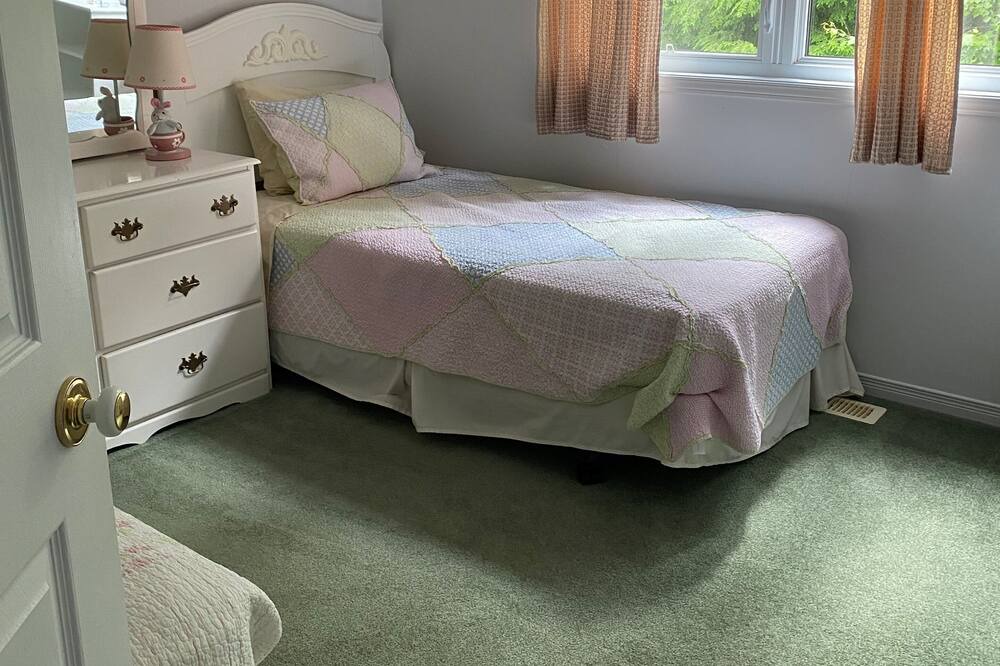 Photo of Bedroom in Val-des-Monts