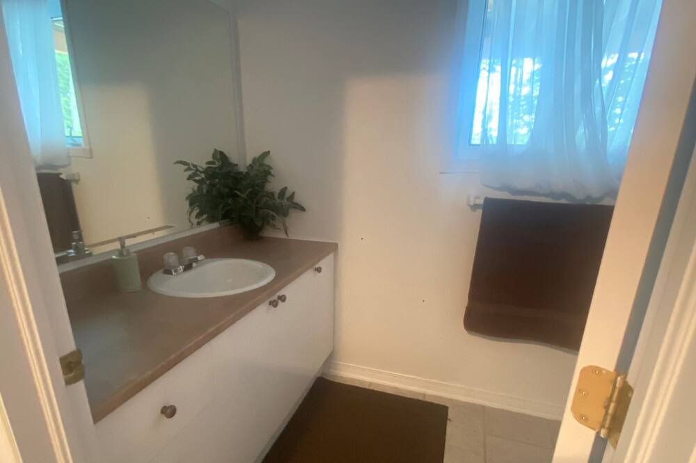 Photo of Bathroom in Val-des-Monts