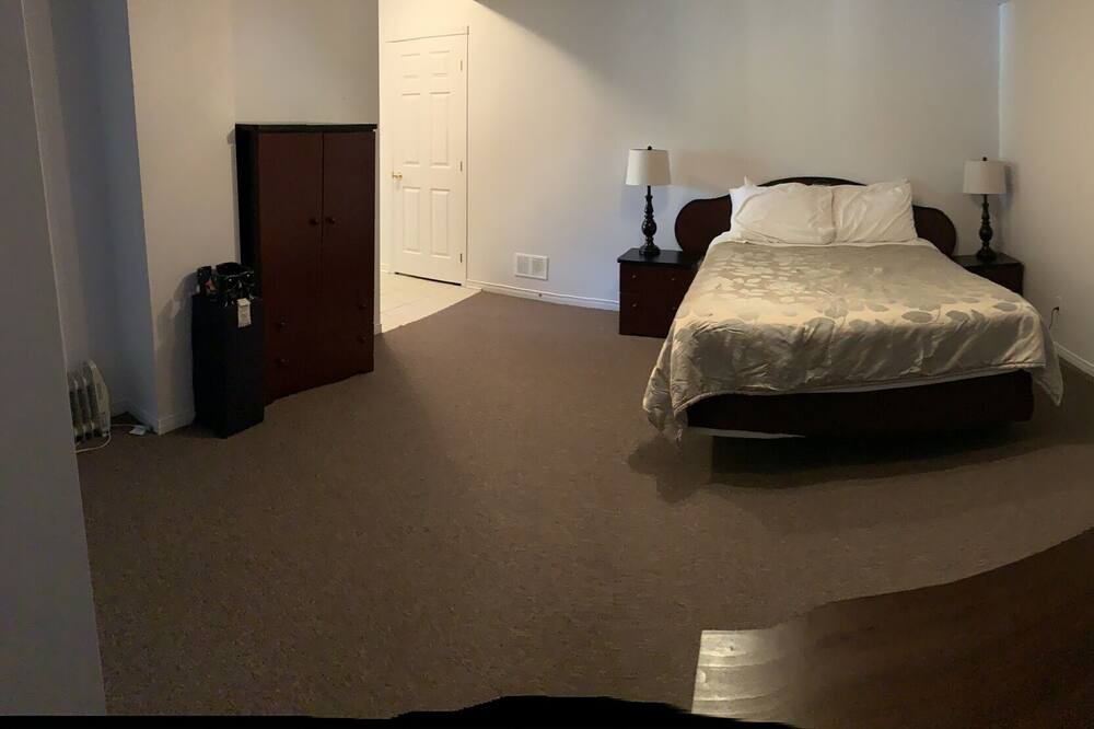 Photo of Bedroom in Val-des-Monts
