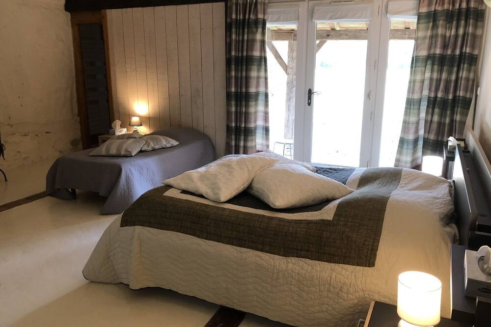 Photo of Bedroom in Villefranche-du-Queyran