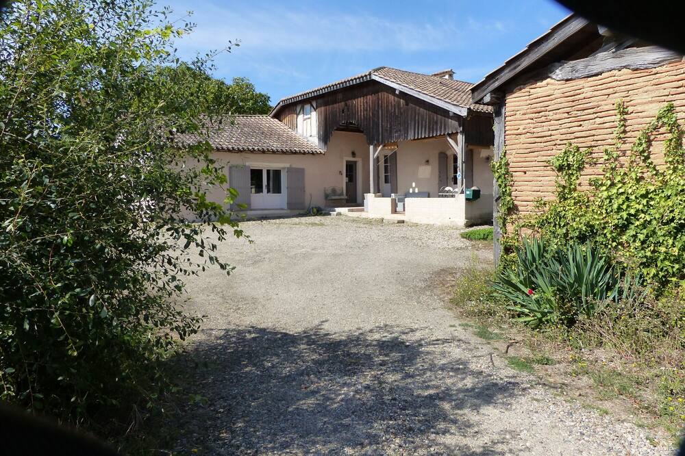 Photo of Outdoor in Villefranche-du-Queyran