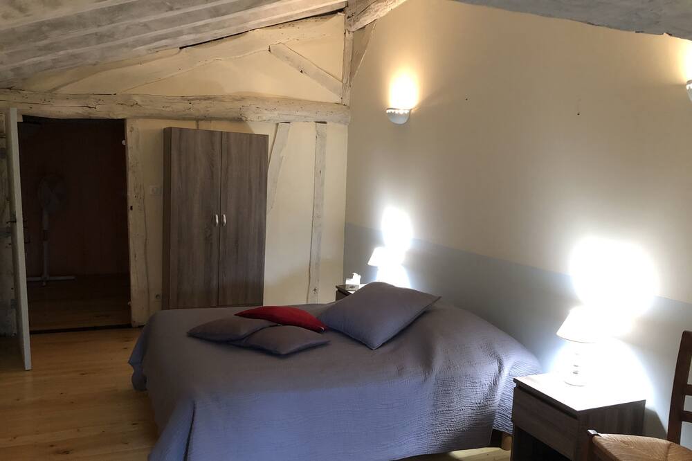 Photo of Bedroom in Villefranche-du-Queyran