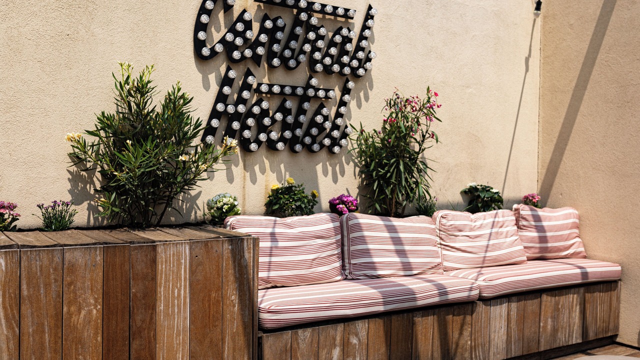 Photo of Outdoor in Hotel de Ville - Quinconces