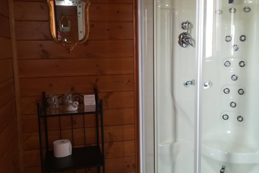 Photo of Bathroom in Alberic