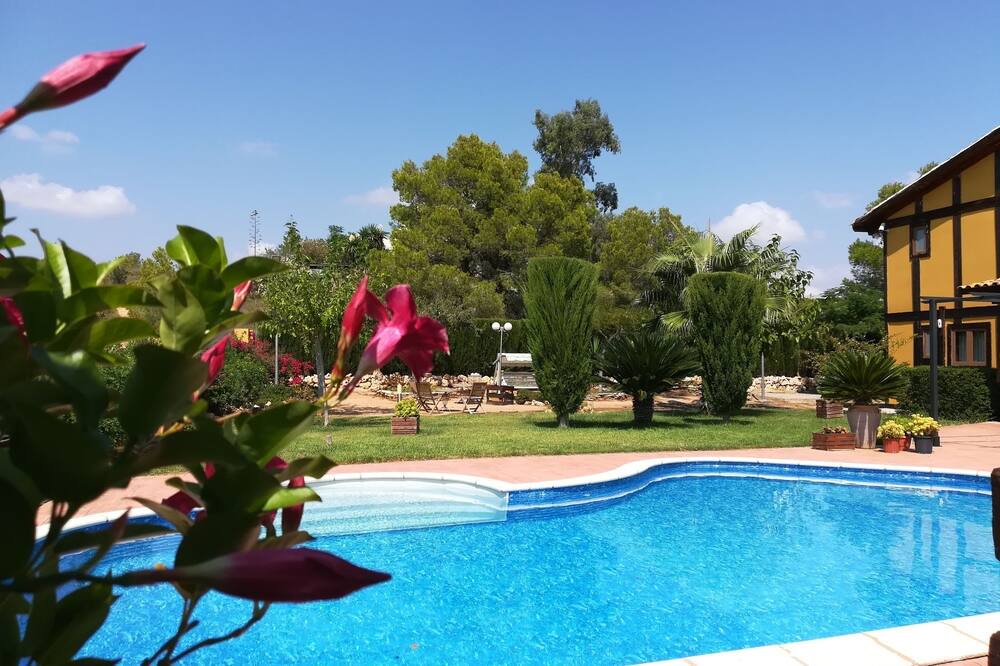 Photo of Outdoor in Alberic