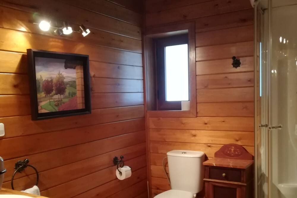Photo of Bathroom in Alberic