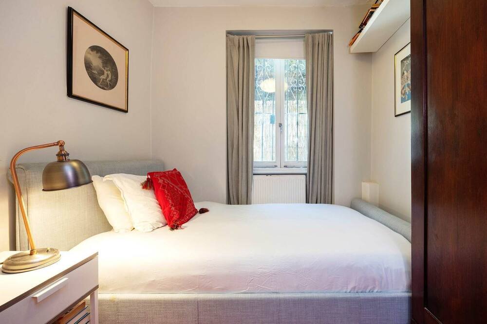 Photo of Bedroom in Dartmouth Park