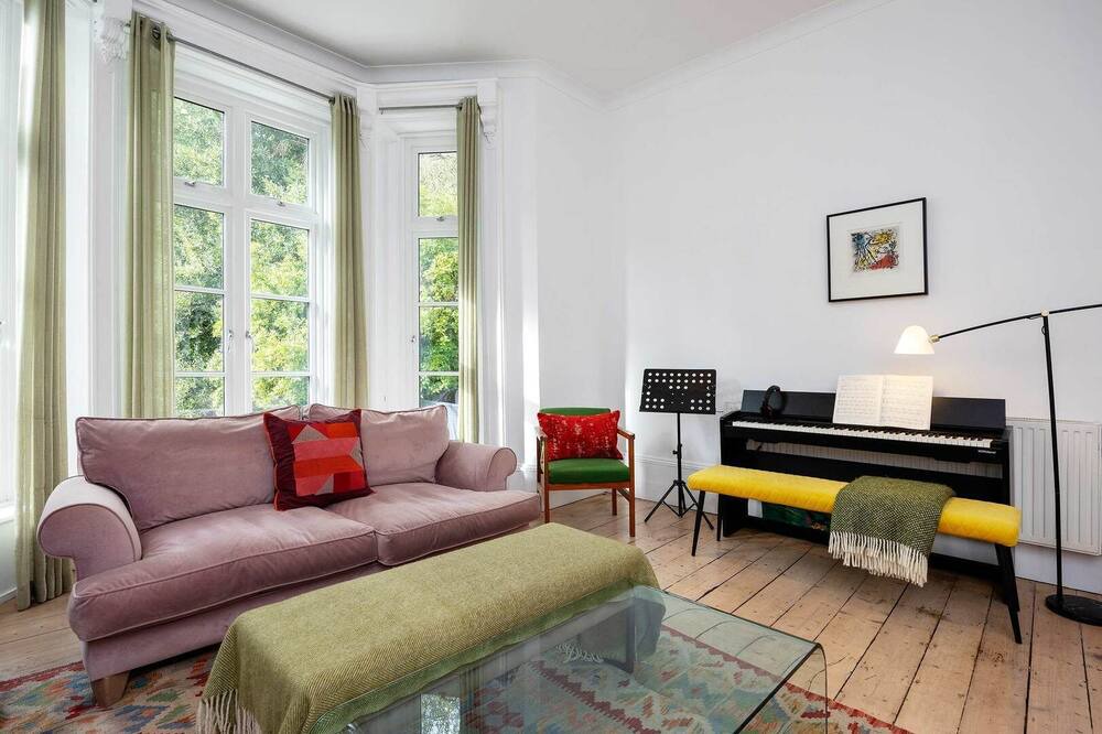Photo of Livingroom in Dartmouth Park