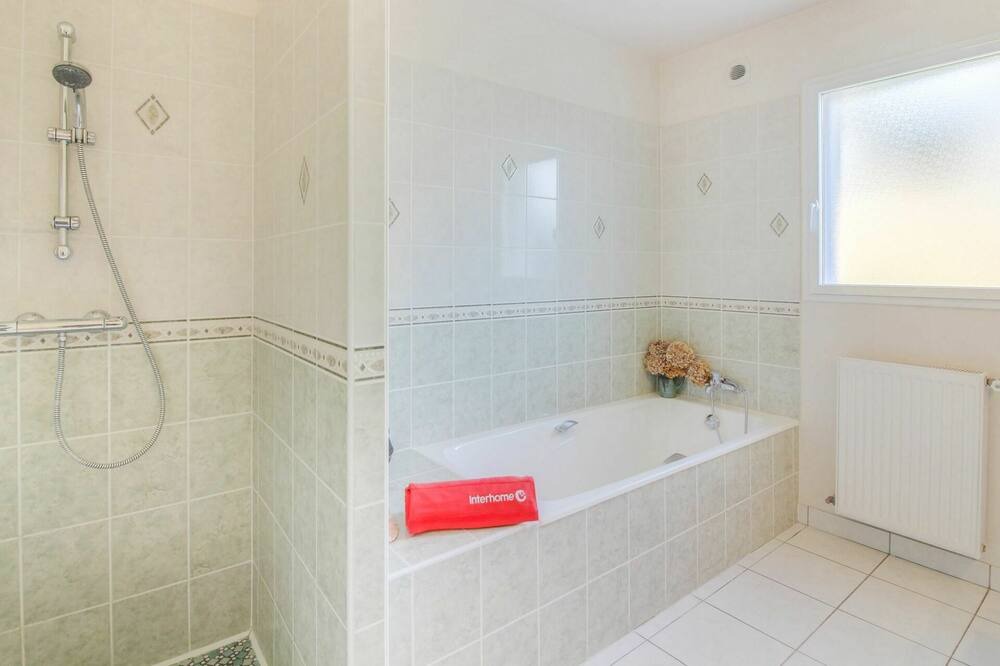 Photo of Bathroom in Pleurtuit