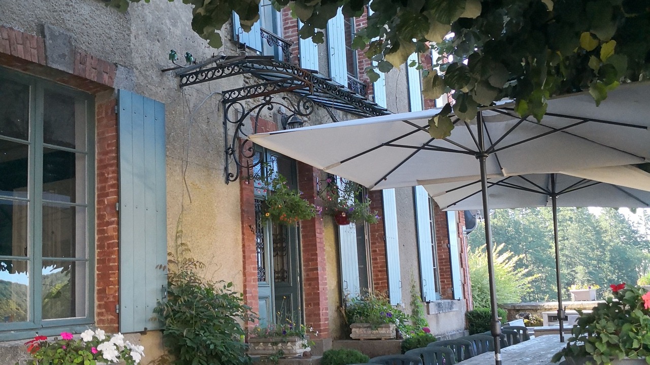 Photo of Buildings in St Georges la Pouge