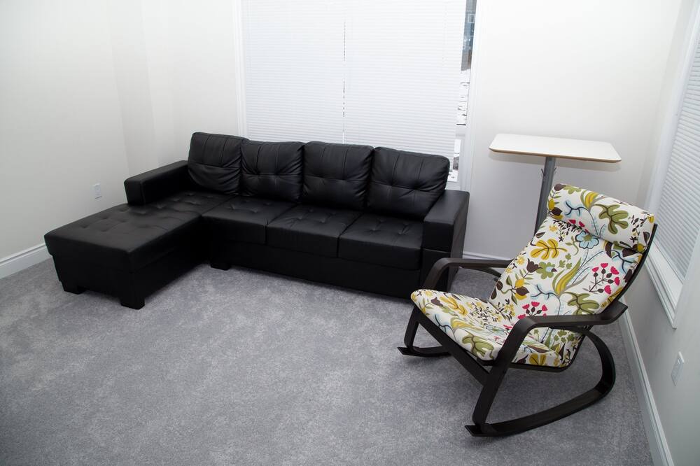 Photo of Livingroom in Bowmanville