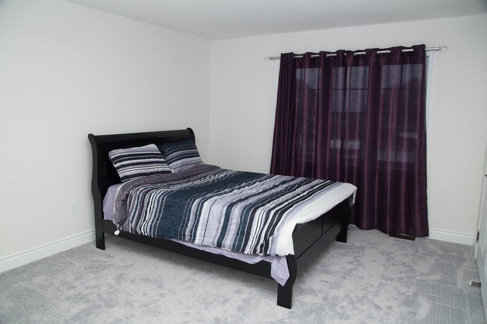 Photo of Bedroom in Bowmanville