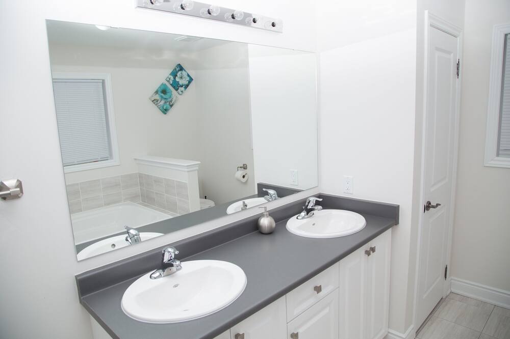 Photo of Bathroom in Bowmanville