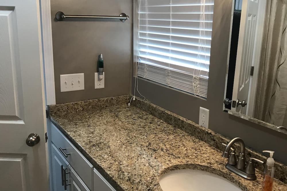 Photo of Bathroom in Simonton Lake