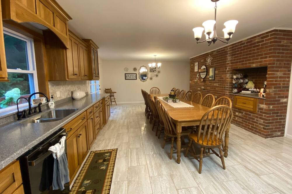 Photo of Kitchen in Oaks Corners