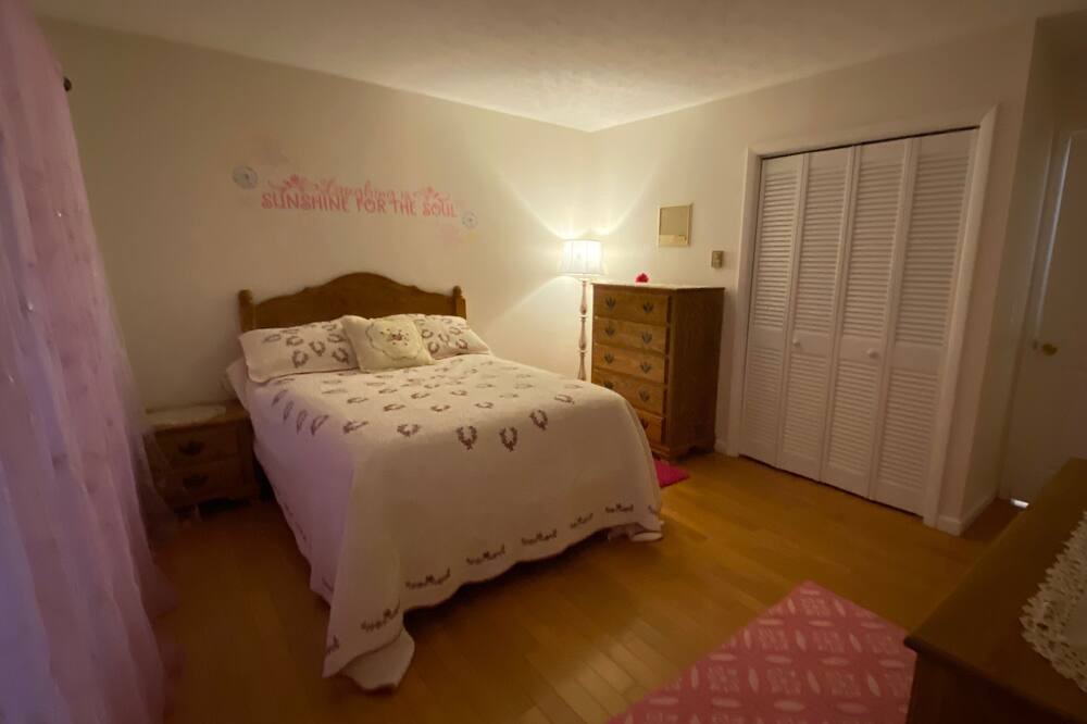 Photo of Bedroom in Oaks Corners