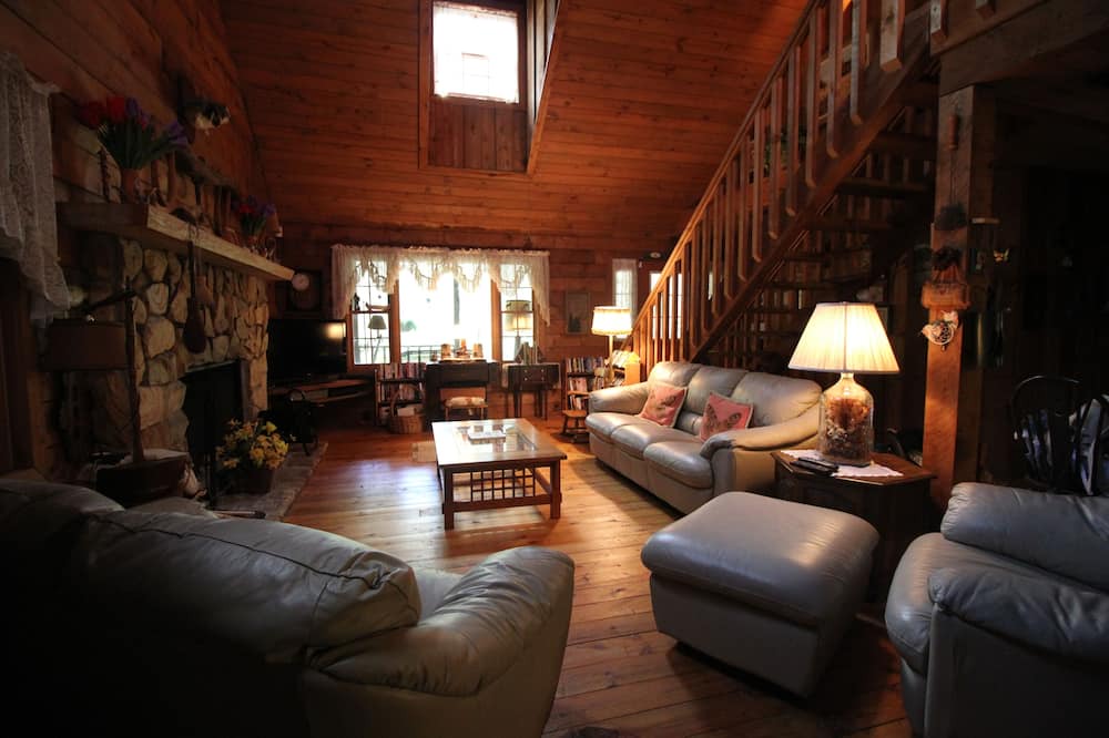 Photo of Livingroom in Brooksville