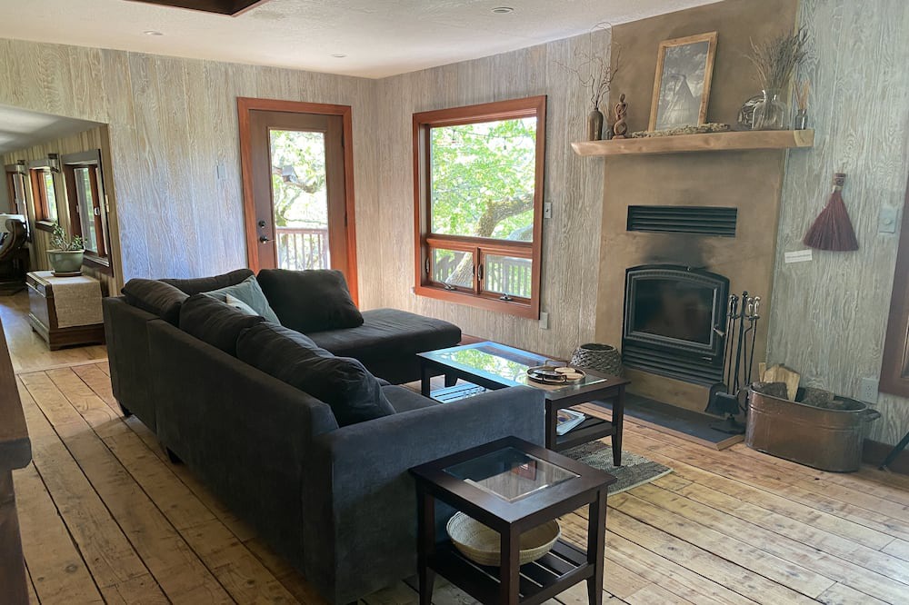 Photo of Livingroom in Jacksonville