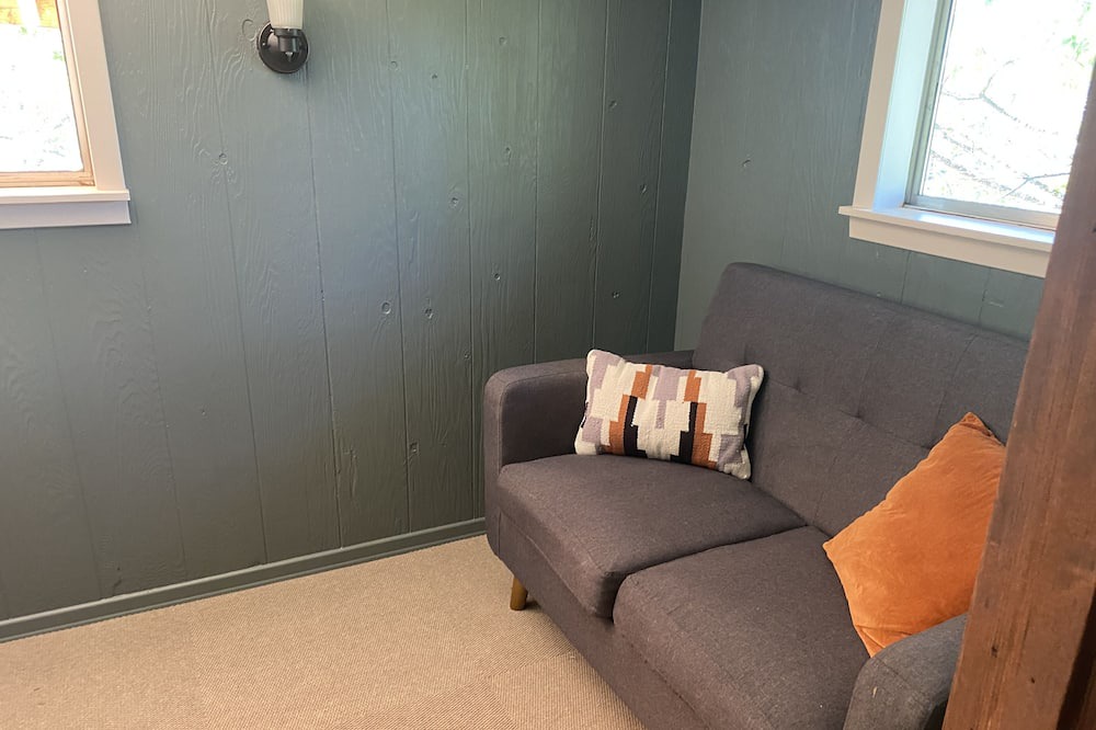 Photo of Livingroom in Jacksonville