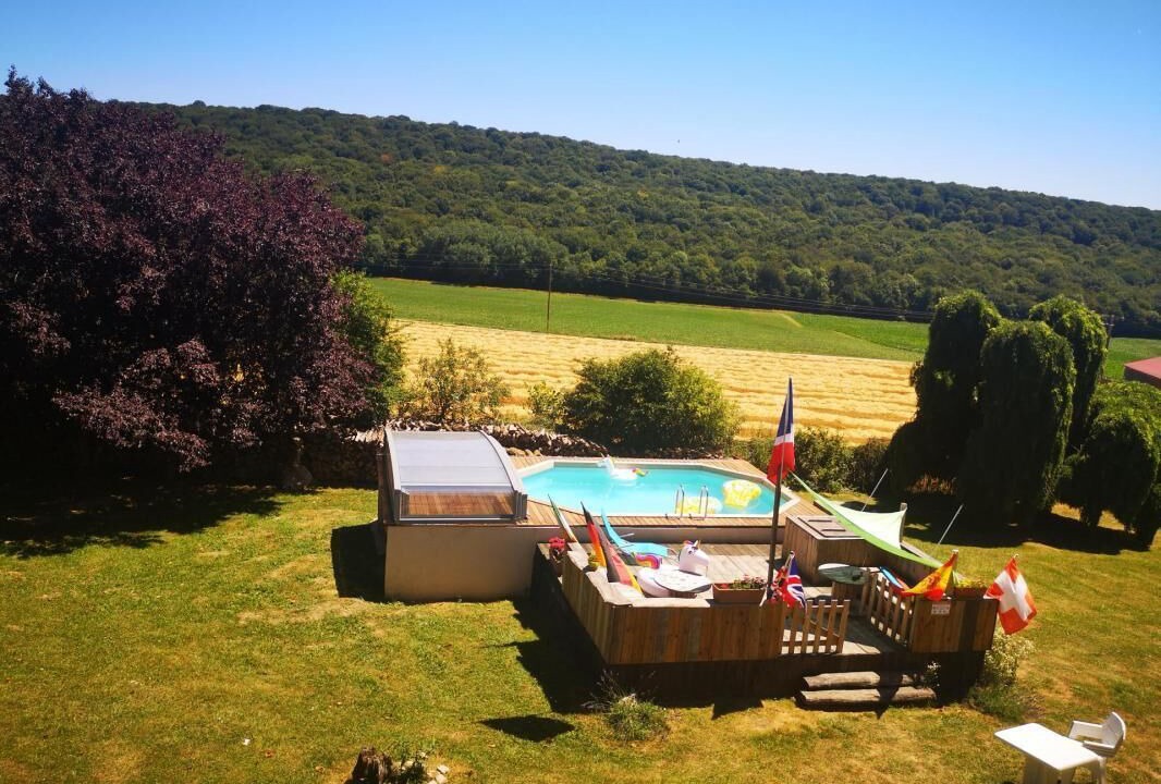 Photo of Patio Balcony in Gezier-et-Fontenelay