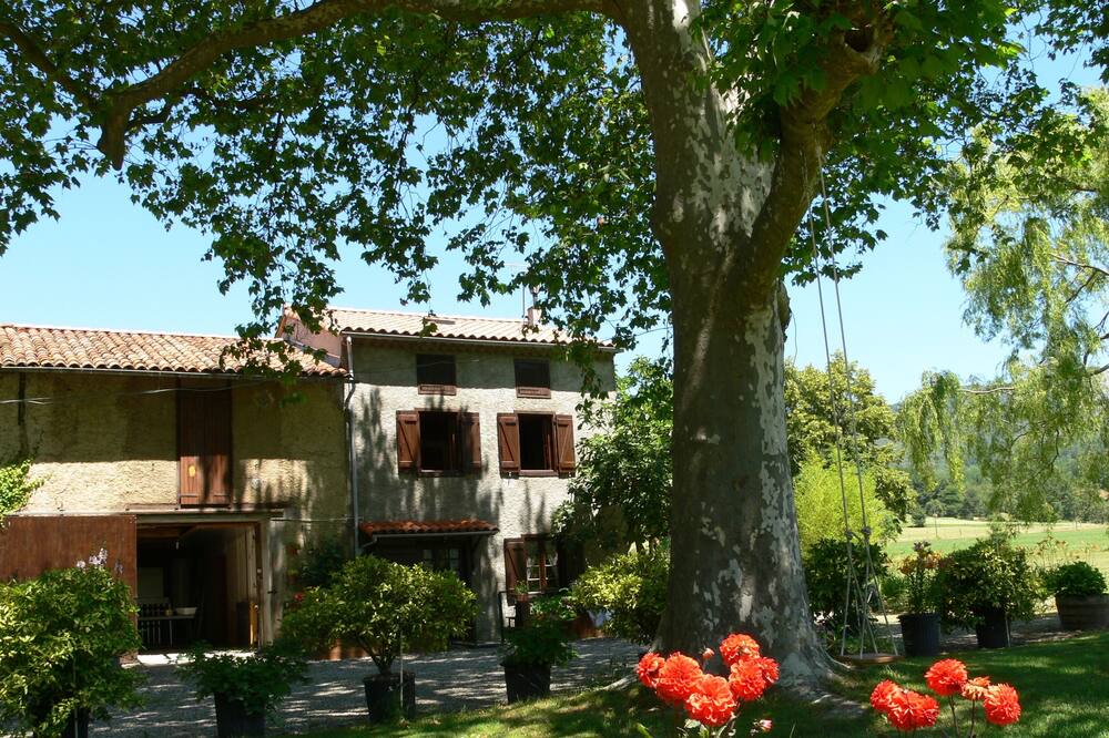 Photo of Outdoor in Saint-Paul-de-Jarrat