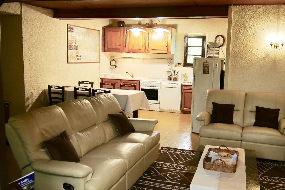 Photo of Livingroom in Saint-Paul-de-Jarrat