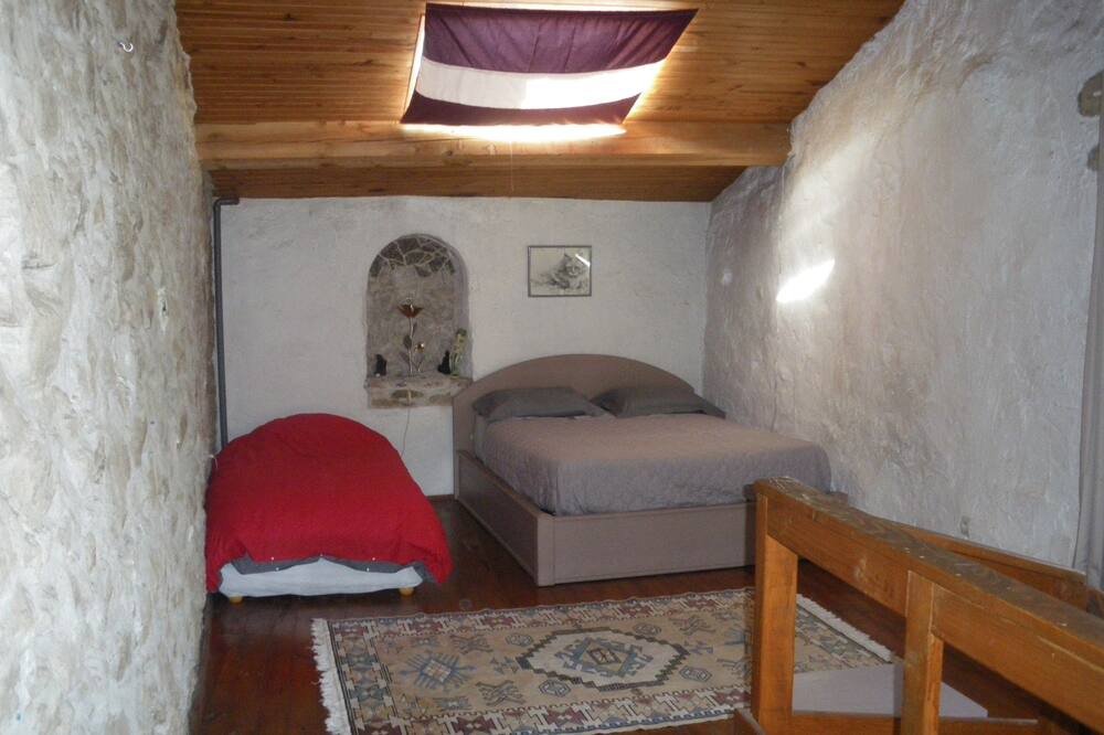 Photo of Bedroom in Rennes-le-Chateau