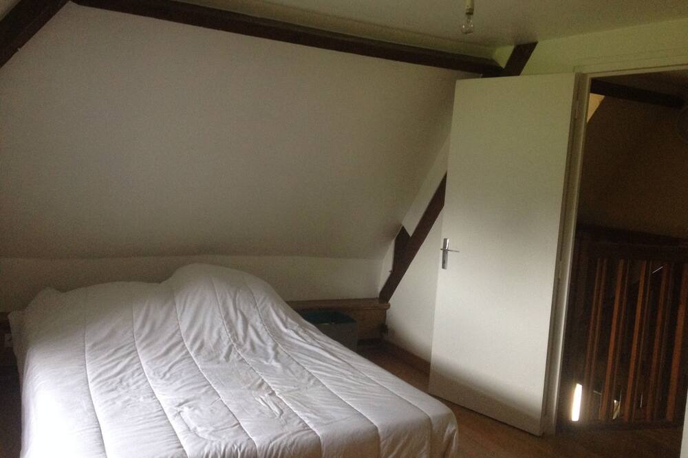 Photo of Bedroom in Ablon