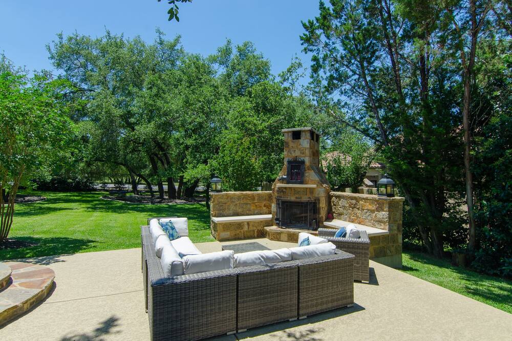 Photo of Livingroom in The Hills